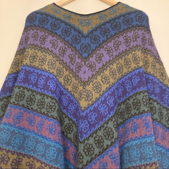 Millas Bolivia 100% Alpaca handloomed in Bolivia multicolor poncho size medium - Picture 8 of 9